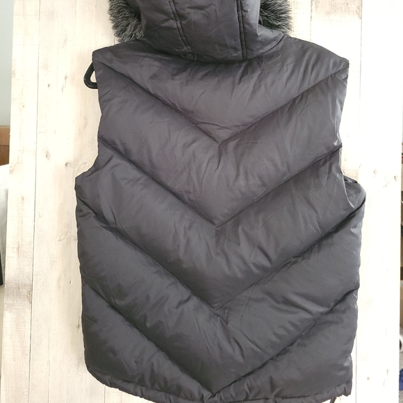 Stave Madden Women's Black Vest Size Medium with Pocket and Hood - Picture 9 of 14
